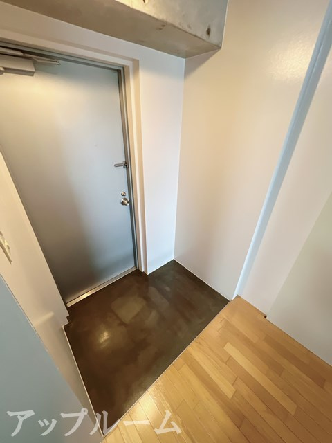 liberal　(リベラル)の玄関