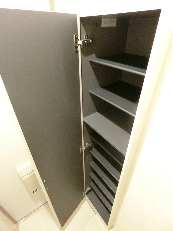 リブリ・武蔵小金井の玄関