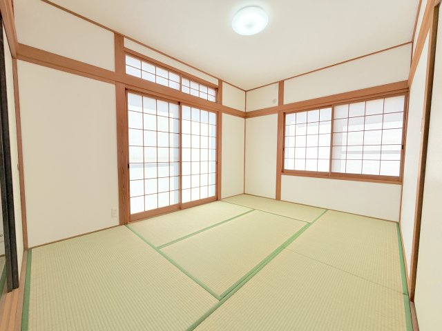 久原戸建ての和室