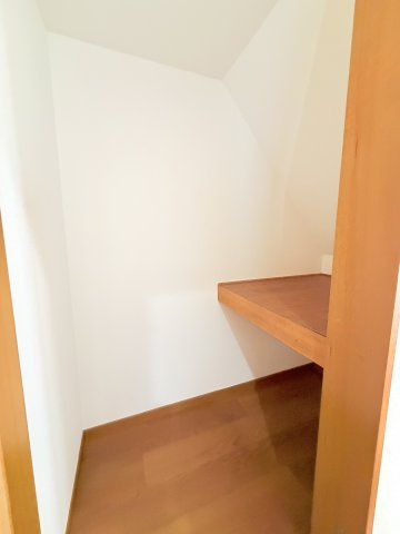 久原戸建ての収納