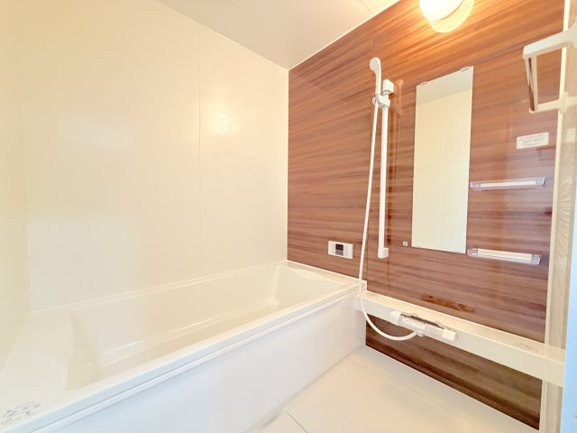 久原戸建ての浴室