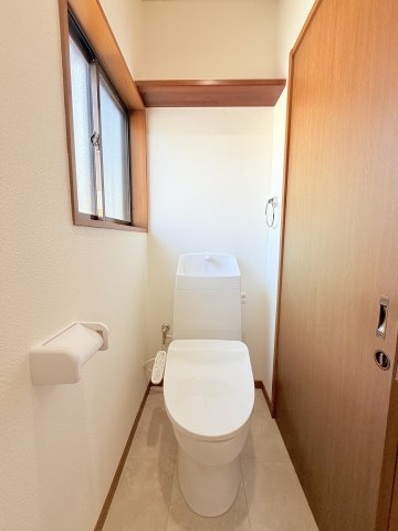 久原戸建てのトイレ