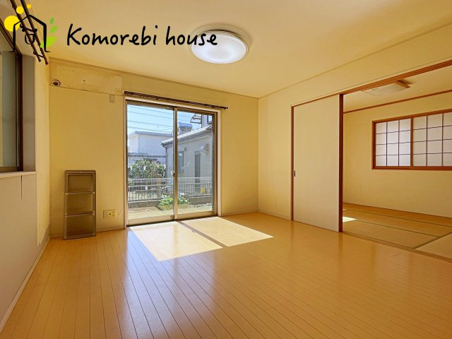 上尾市瓦葺　中古一戸建ての居間・リビング|26.3.5撮影済み