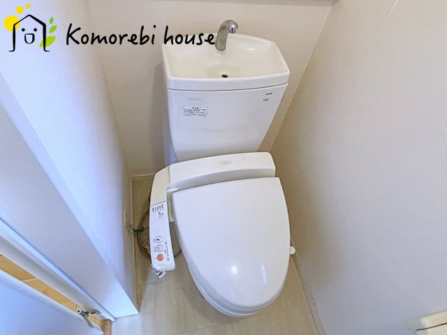 上尾市瓦葺　中古一戸建てのトイレ|26.3.5撮影済み