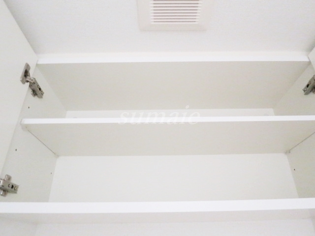 クロスレジデンス東十条の洗面所|女性に嬉しい大きい鏡付きの独立洗面台です☆