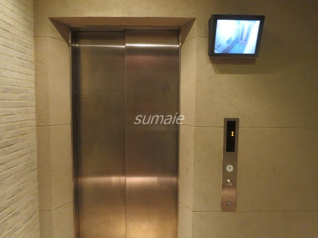 クロスレジデンス東十条の駐車場|敷地内駐車場です☆空きはご確認ください。