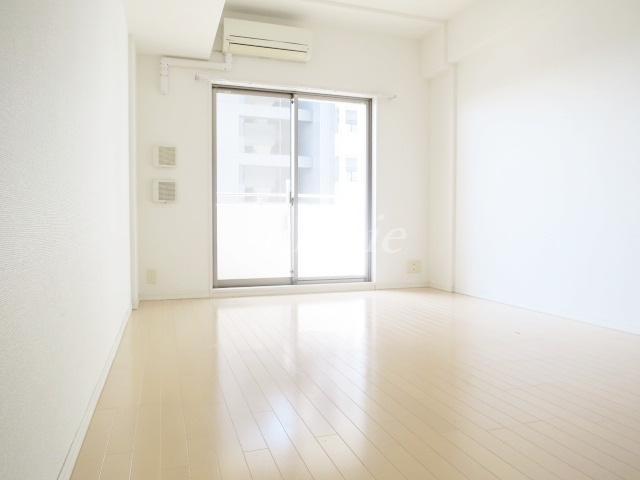 クロスレジデンス東十条の居間・リビング|明るいお部屋です☆