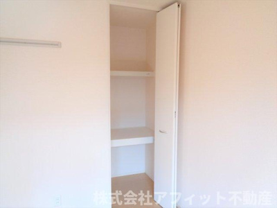 【その他】 | ソレーユ池田 | 洋室6帖の物入