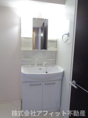 【洗面所】 | ソレーユ池田 | 洗髪洗面化粧台