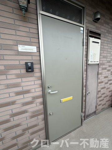 ビリオネア秋山Cの玄関