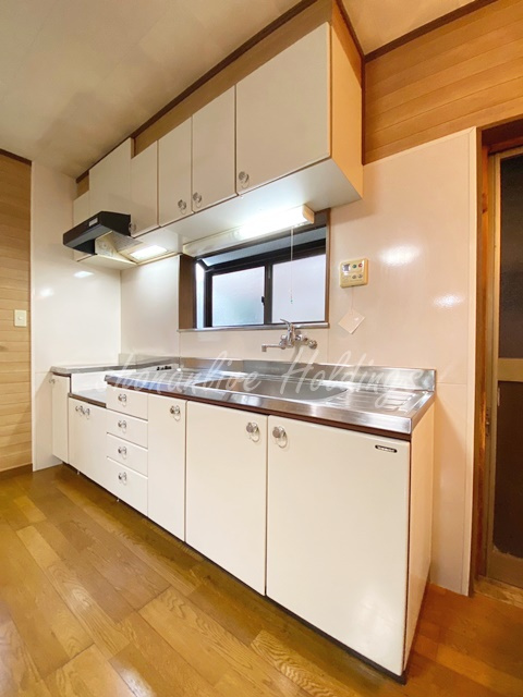 平塚市袖ケ浜の一戸建てのキッチン