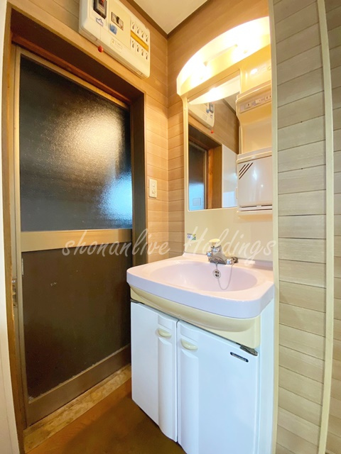 平塚市袖ケ浜の一戸建ての洗面所