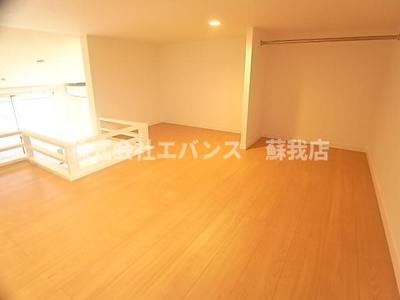 【寝室】 | アンビエンテ千葉WEST館 | 落ち着いた色調の寝室です