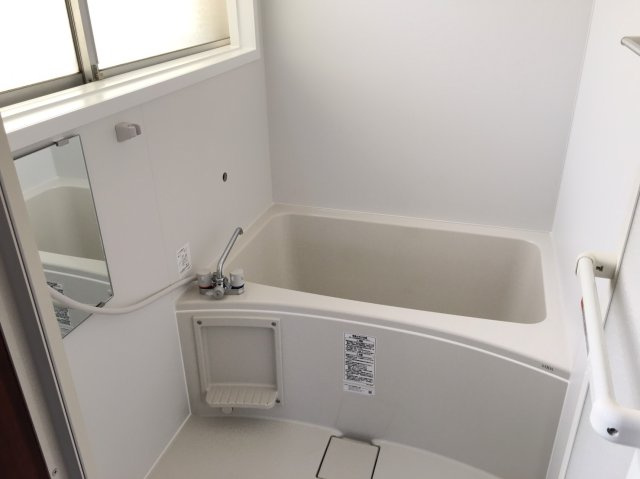 藤直一戸建ての浴室