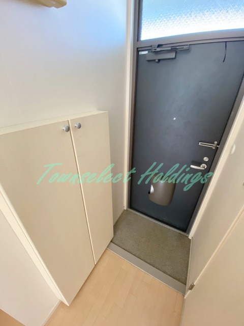 茅ヶ崎市浜竹２丁目のアパートの玄関