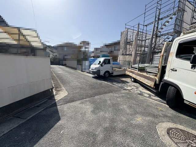 【その他】 | 福岡市南区鶴田1丁目1期　5号棟（全2棟）【仲介手数料無料・0円】 | 現地写真。前面道路です。