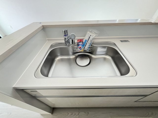 【キッチン】 | 福岡市南区鶴田1丁目1期　5号棟（全2棟）【仲介手数料無料・0円】 | 施工例。施工例は完成時と異なる場合があります。
