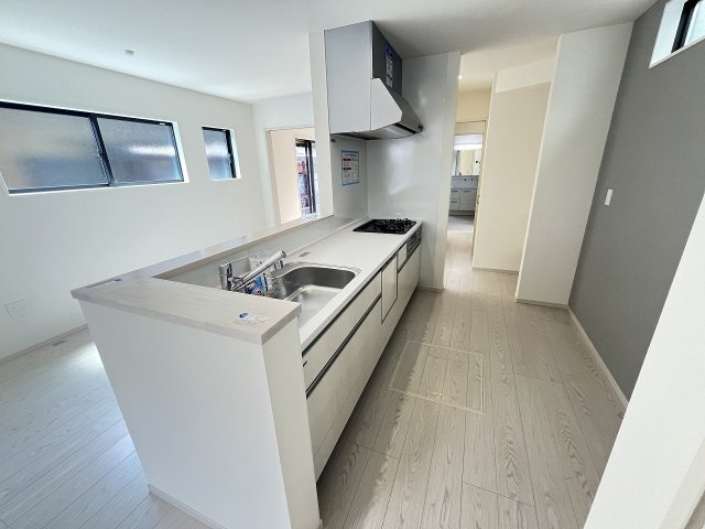 【キッチン】 | 福岡市南区鶴田1丁目1期　5号棟（全2棟）【仲介手数料無料・0円】 | 施工例。施工例は完成時と異なる場合があります。