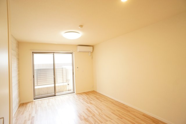 Crystal　S（クリスタル　エス）の居間・リビング