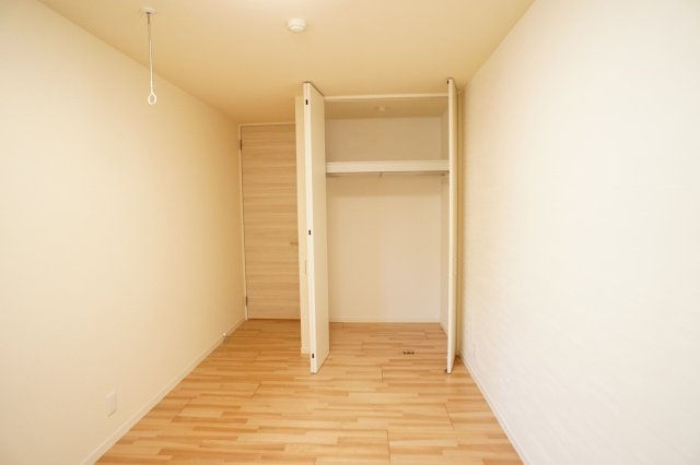 Crystal　S（クリスタル　エス）の洋室