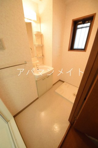 【設備】 | コーラルヴァレー戸塚 | 室内洗濯機置場です