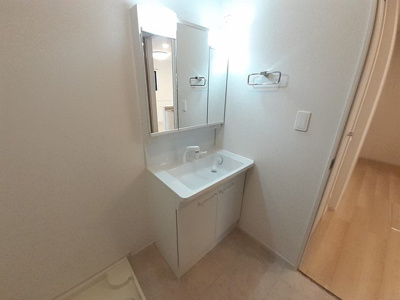 【洗面所】 | エクセラン　依井　Ｃ | 広い洗面スペース