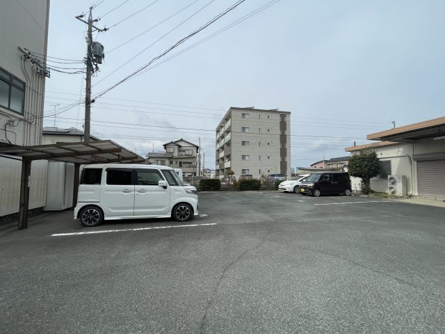 浜北電機ビルの駐車場