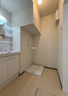 サニー ヒル　C の洗面所|ゆったりとスペースのある洗面所