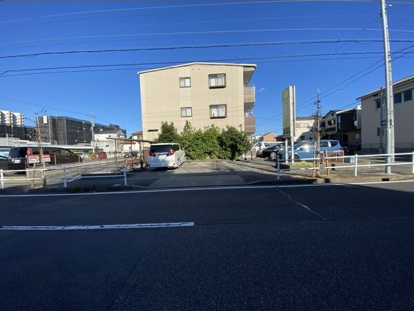 カーサ東田面の駐車場