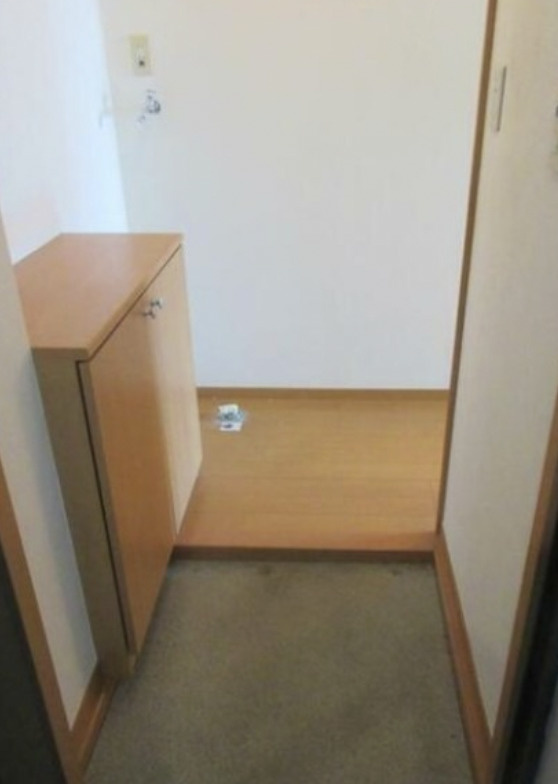 マイユ　クール江原の玄関