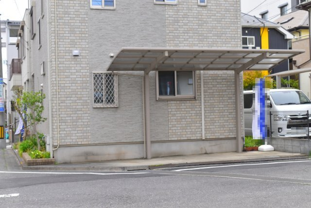 日野市万願寺２丁目の中古一戸建の駐車場