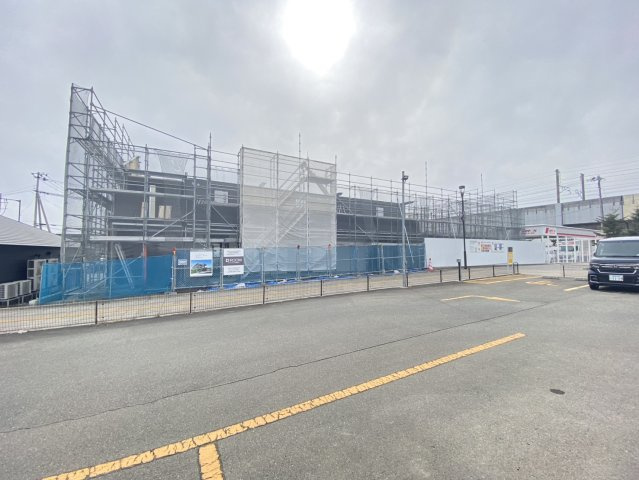 J.Y　HILLS　の外観