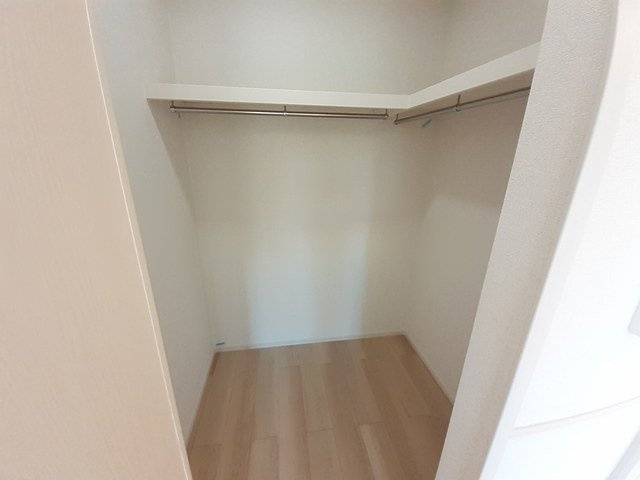 【収納】 | リヴァーサイド・フィオーレ　Ⅱ | こまごまとしたものを収納できそうですね