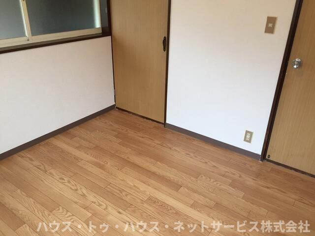 アドミナル３号棟の洋室