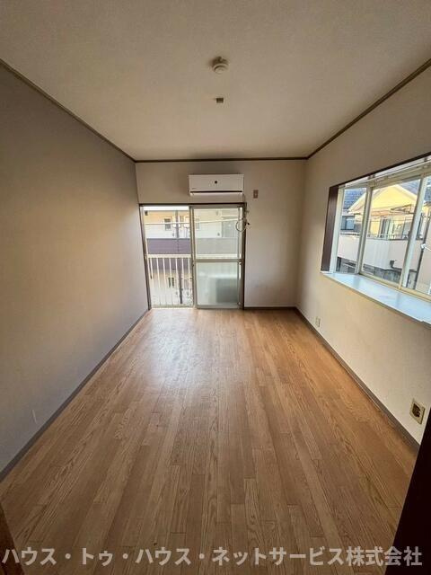 アドミナル３号棟の居間・リビング