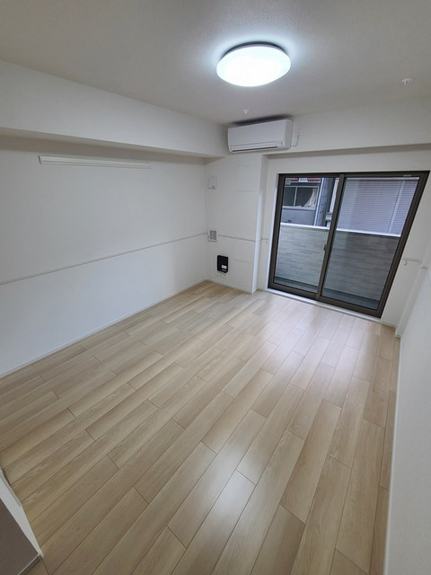 グリーンナギの居間・リビング