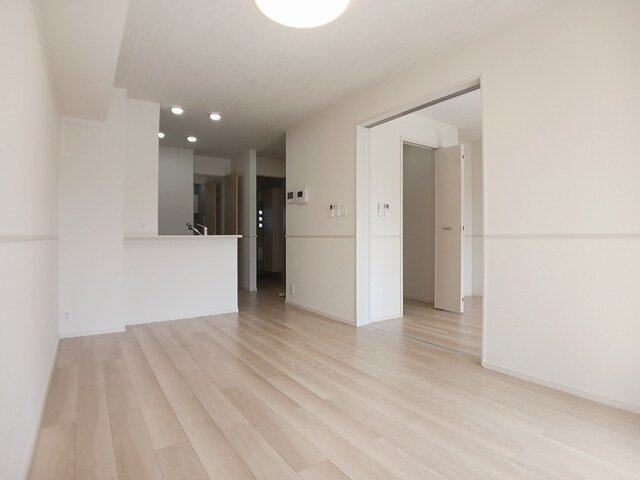 【居間・リビング】 | リヴァーサイド・フィオーレ　Ⅱ | リビングです