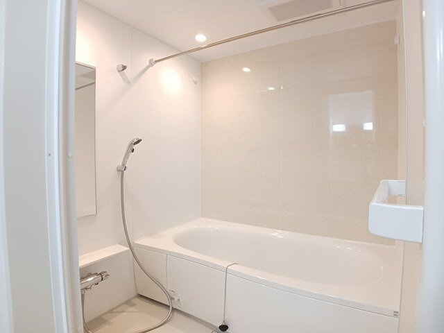 【浴室】 | リヴァーサイド・フィオーレ　Ⅱ | お風呂です