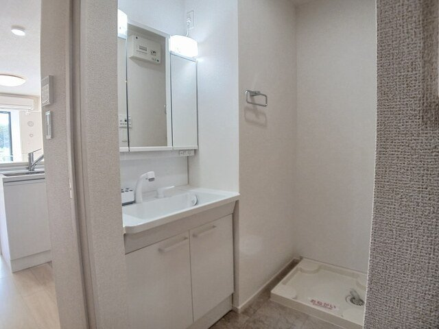 【洗面所】 | リヴァーサイド・フィオーレ　Ⅱ | 広い洗面スペース