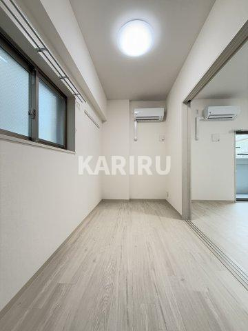 ブランシュ今里の洋室