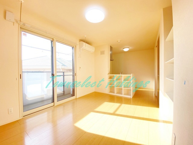 藤沢市村岡東２丁目のアパートの居間・リビング