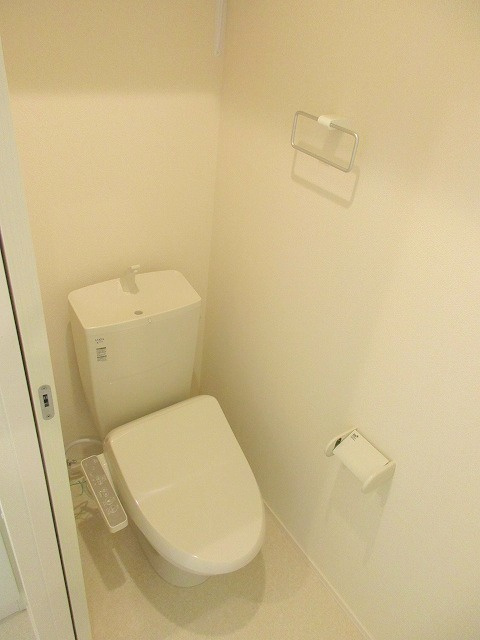 Ｒｕｈｅ　Ｐｌａｔｓ　ルーエプラッツのトイレ|★温水洗浄便座★