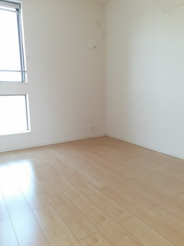 【内装】 | エルヴィータ八女　Ａ | 明るい色調の室内です