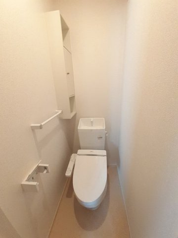【トイレ】 | エルヴィータ八女　Ａ | ゆったりとした空間のトイレです