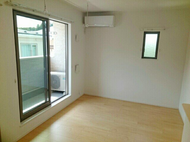 グランヌーボー三ツ割の居間・リビング