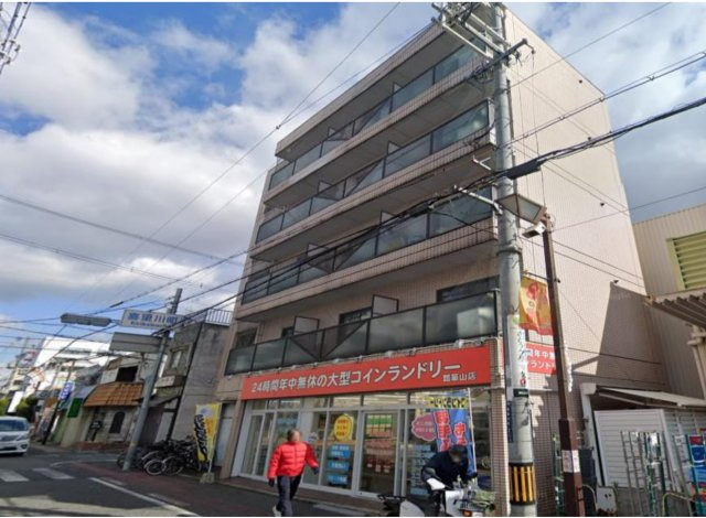 東大阪市　レジデンスイズミの外観