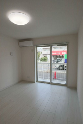 【居間・リビング】 | RERA | ゆったり過ごせる居間です