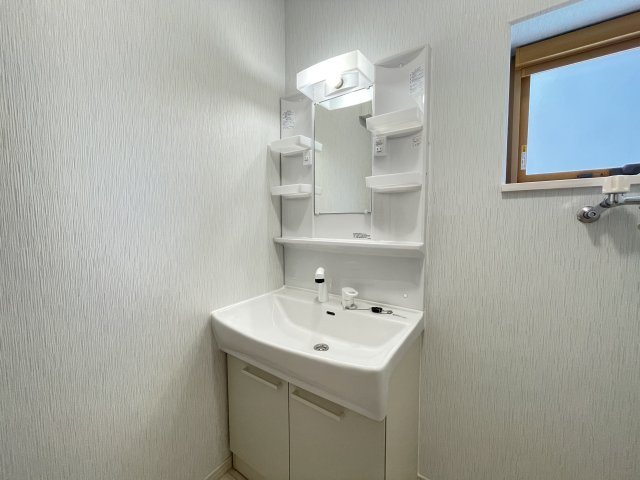 八戸市根城7丁目　B棟の洗面所