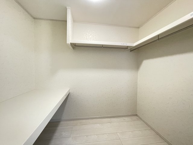 八戸市根城7丁目　B棟の収納