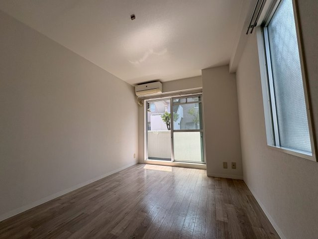 仁川北マンションの洋室|ゆったりした洋室です